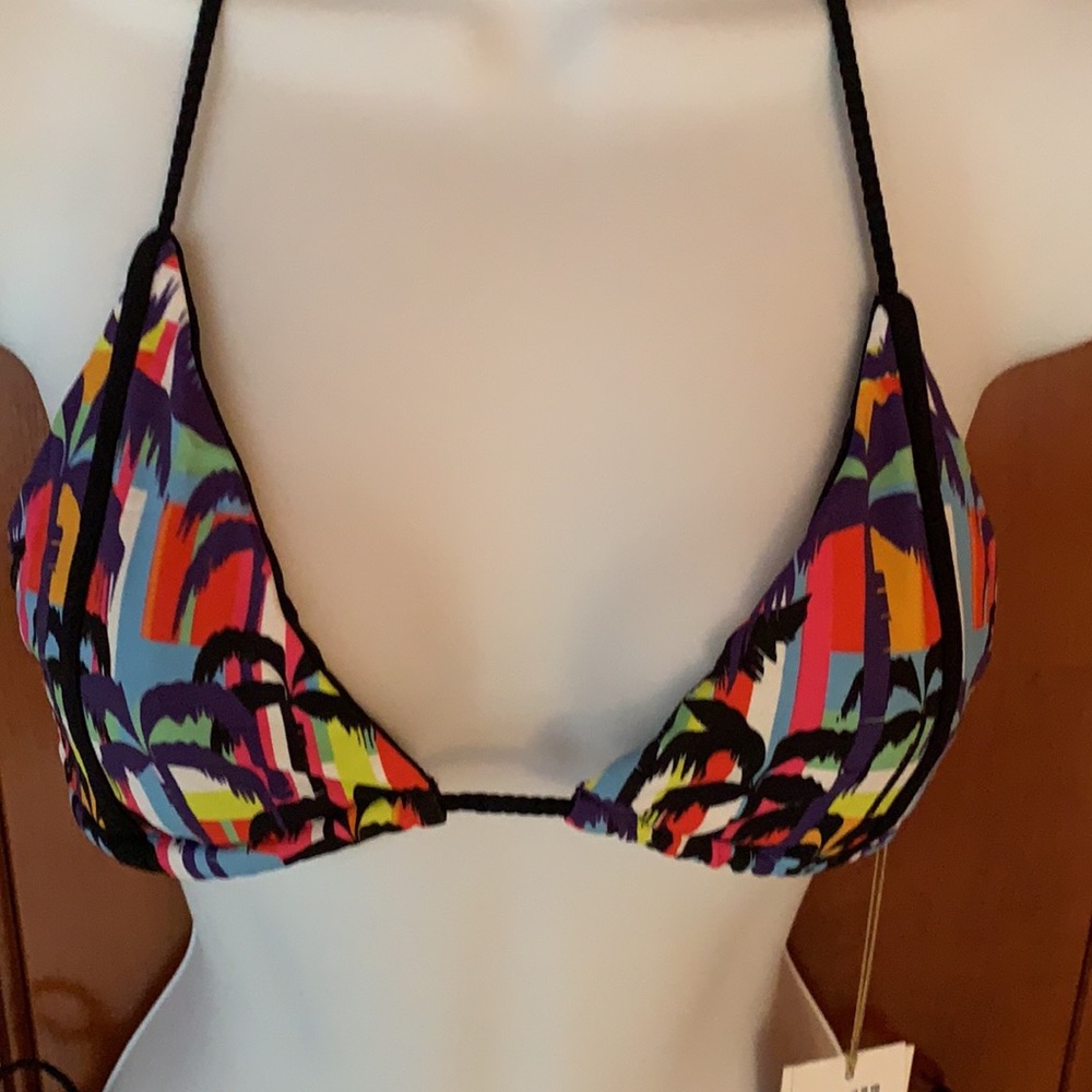Bikini - Picture 2 of 6
